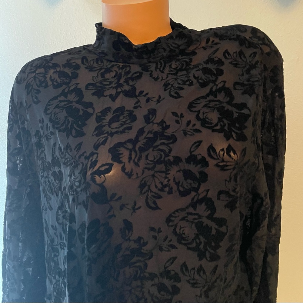 Torrid Black Floral Pattern Top lace long sleeve mock neck